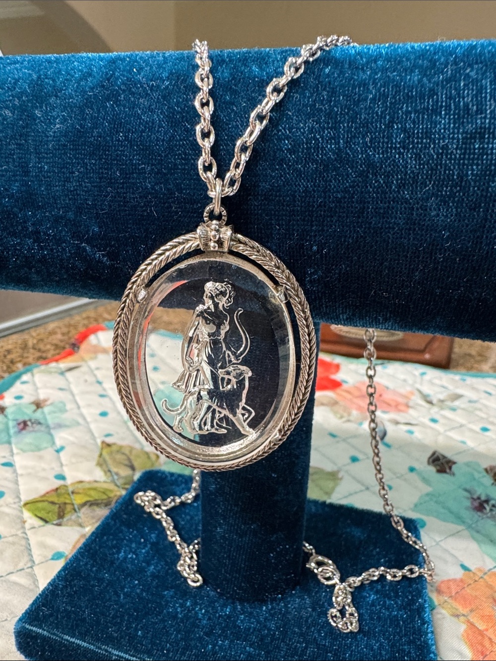 1973 Avon GODDESS DIANA Reverse Carved Intaglio Glass Silver Pendant Necklace